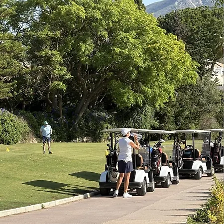 Golf شقة